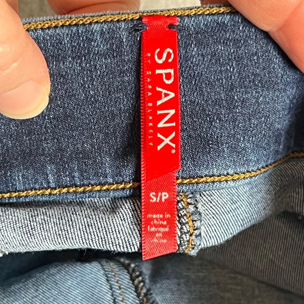 Spanx Womens‎ S Ankle Skinny Jeans Dark Blue Wash Distressed Raw Hem Small - Picture 7 of 9